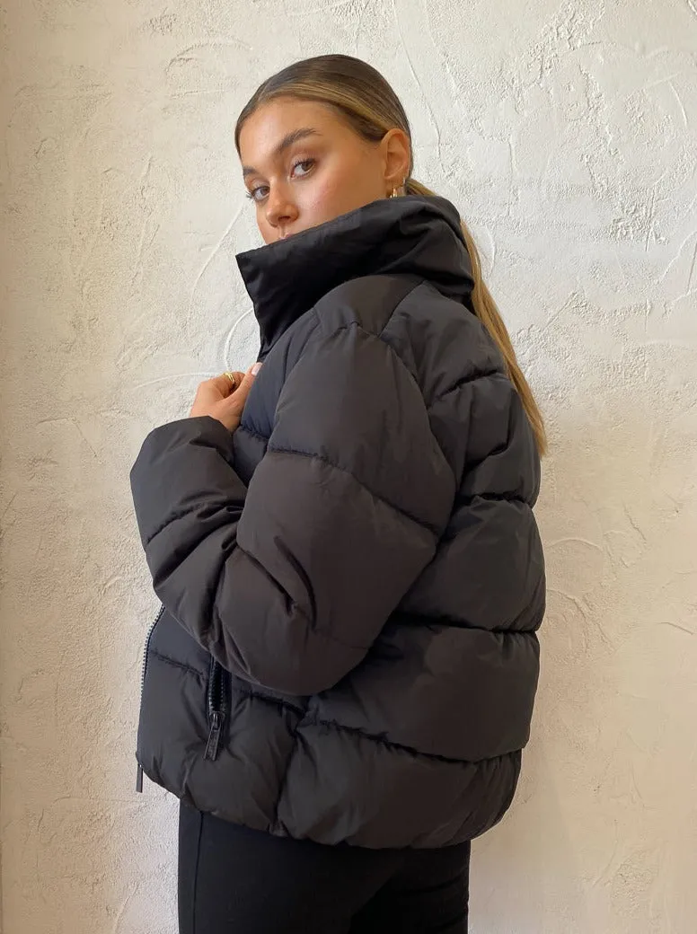 Jupiter Puffer Jacket in Black