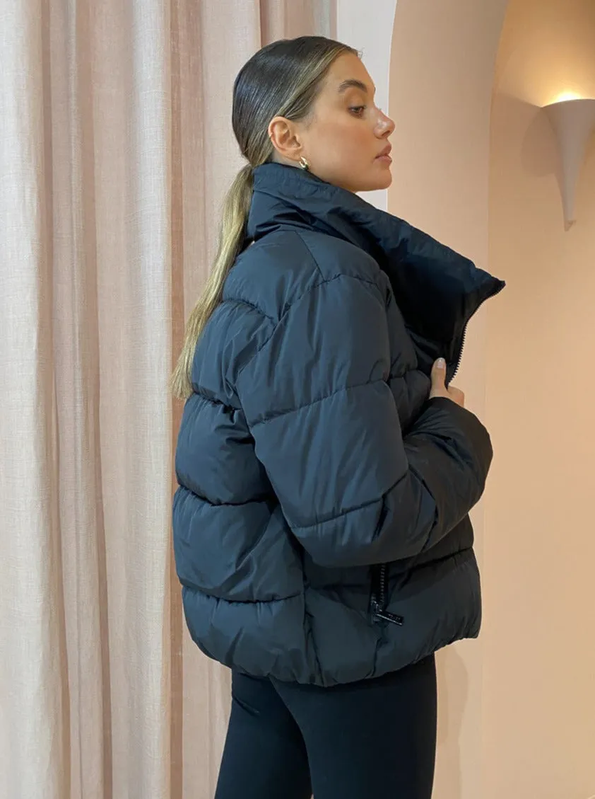 Jupiter Puffer Jacket in Black