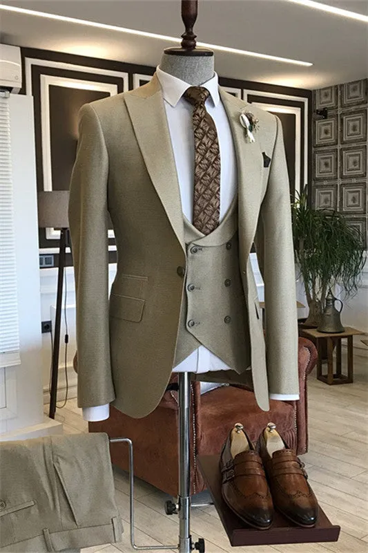 Khaki Three Pieces Prom Suits Formal Business Suits with Peaked Lapel