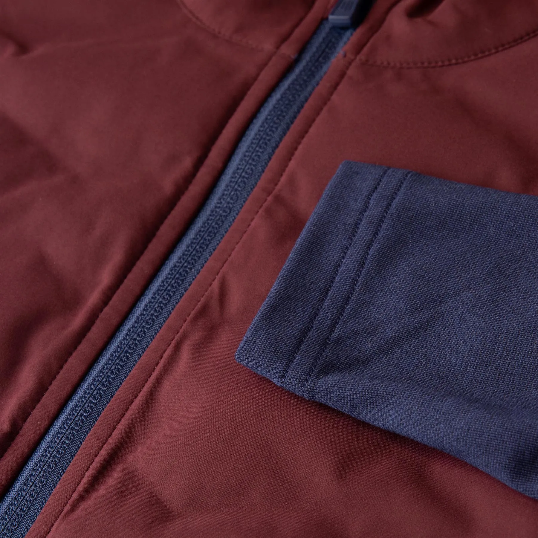 The Brodie Hybrid Jacket Navy/Dark Claret - AW24